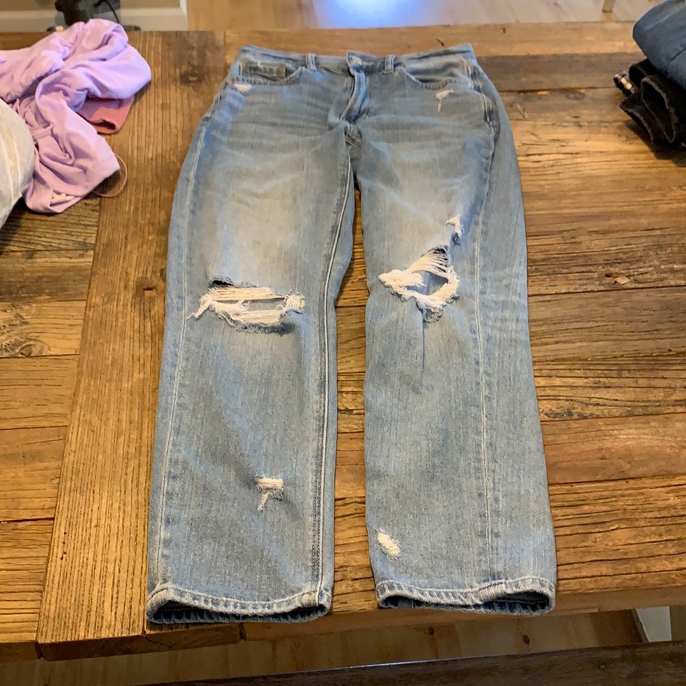 American eagle mom jeans